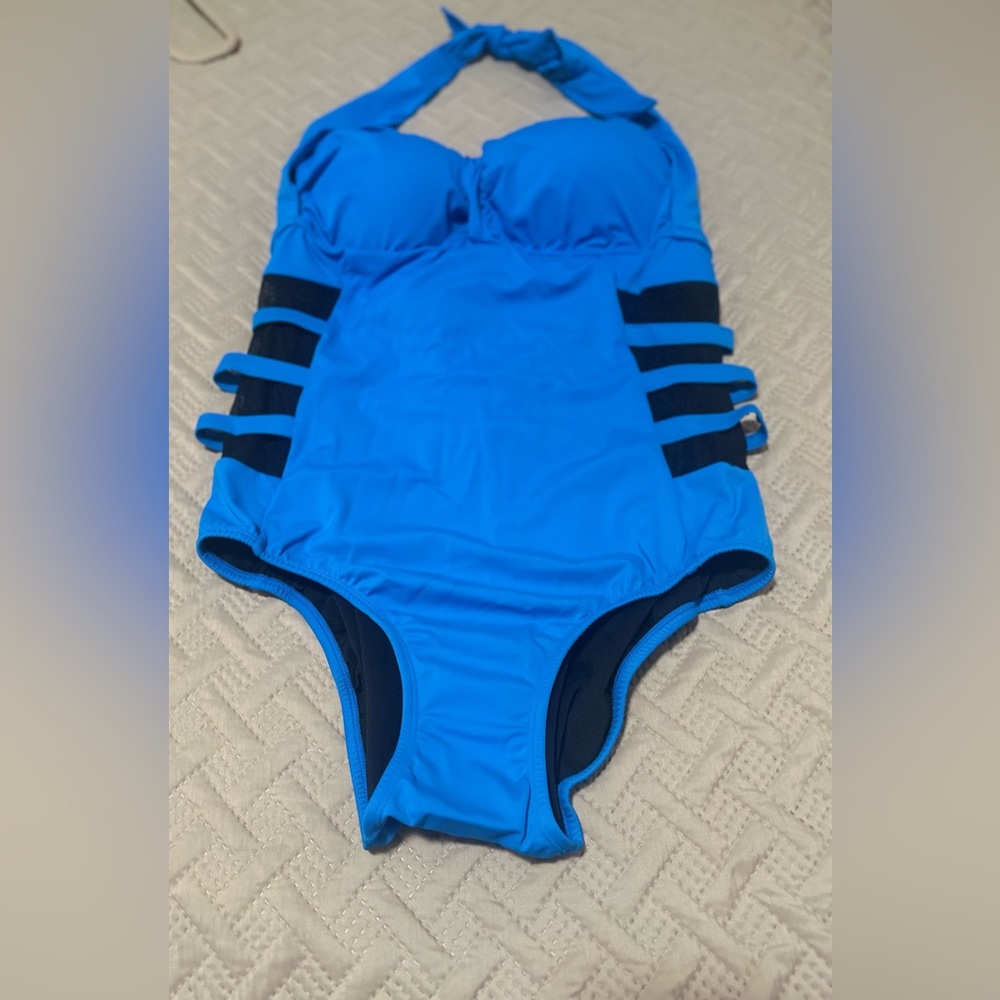 New- Plus Size Venus Mesh Blue Black Side Swimsuit Beach Water One-Piece Size 24